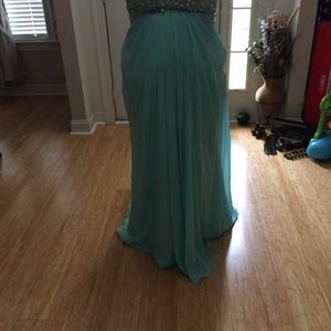 Green speghetti strap dress